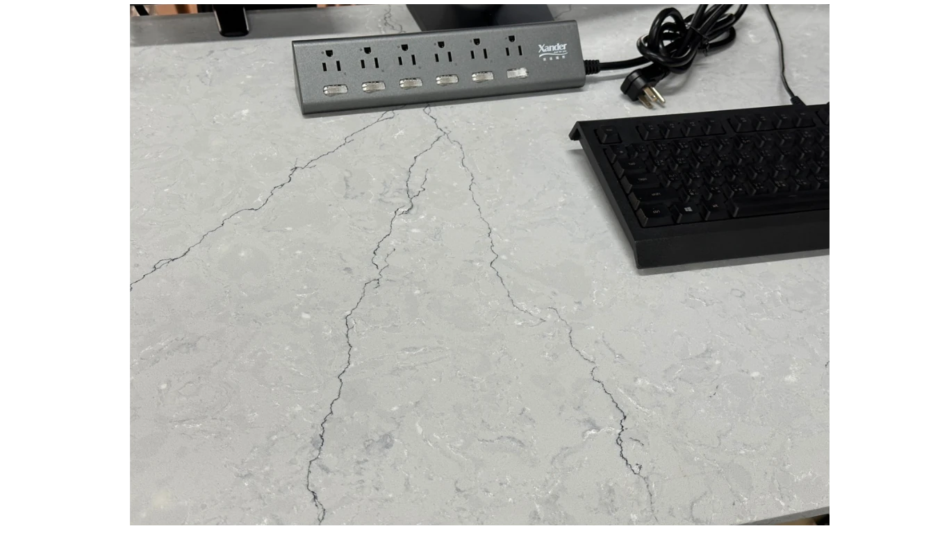 Funte_desk_14