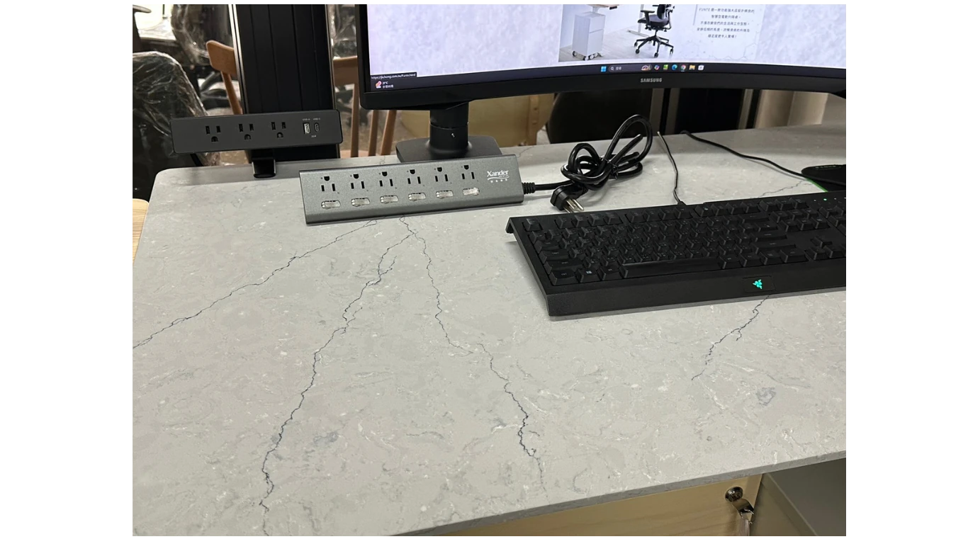 Funte_desk_16